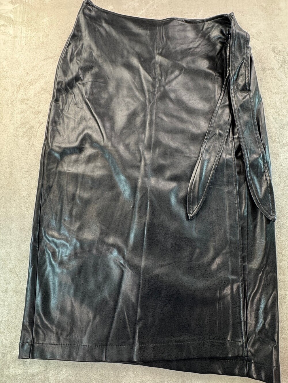 7 For All Mankind Vegan Leather Wrap Midi Skirt Black Tie Waist Womens L - Picture 2 of 8